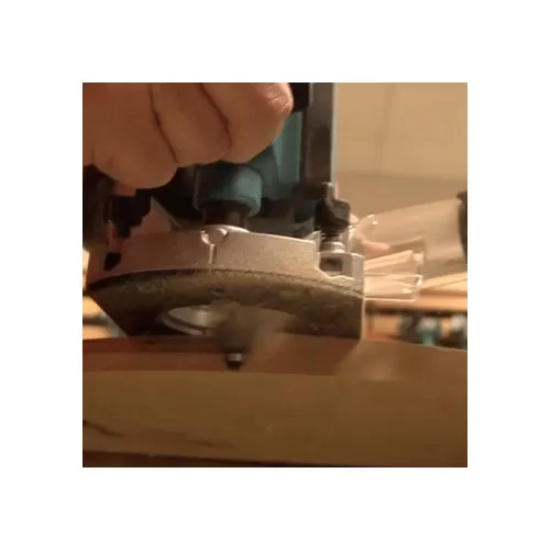 Фрезер ручний Makita висота ходу 35мм, вага 2,7 кг