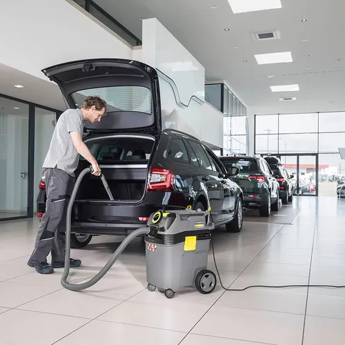 Пилосос для вологого і сухого прибирання, 30 л, 1,38 кВт