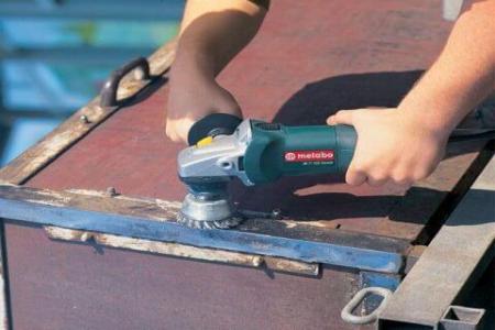 Bosch GWS 26-230 JHV в работе